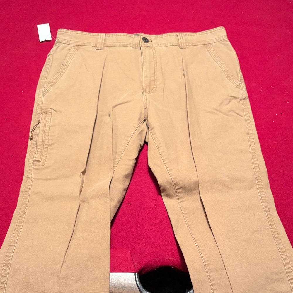 G.H. Bass & Co. Men's Tan Cargo Pants